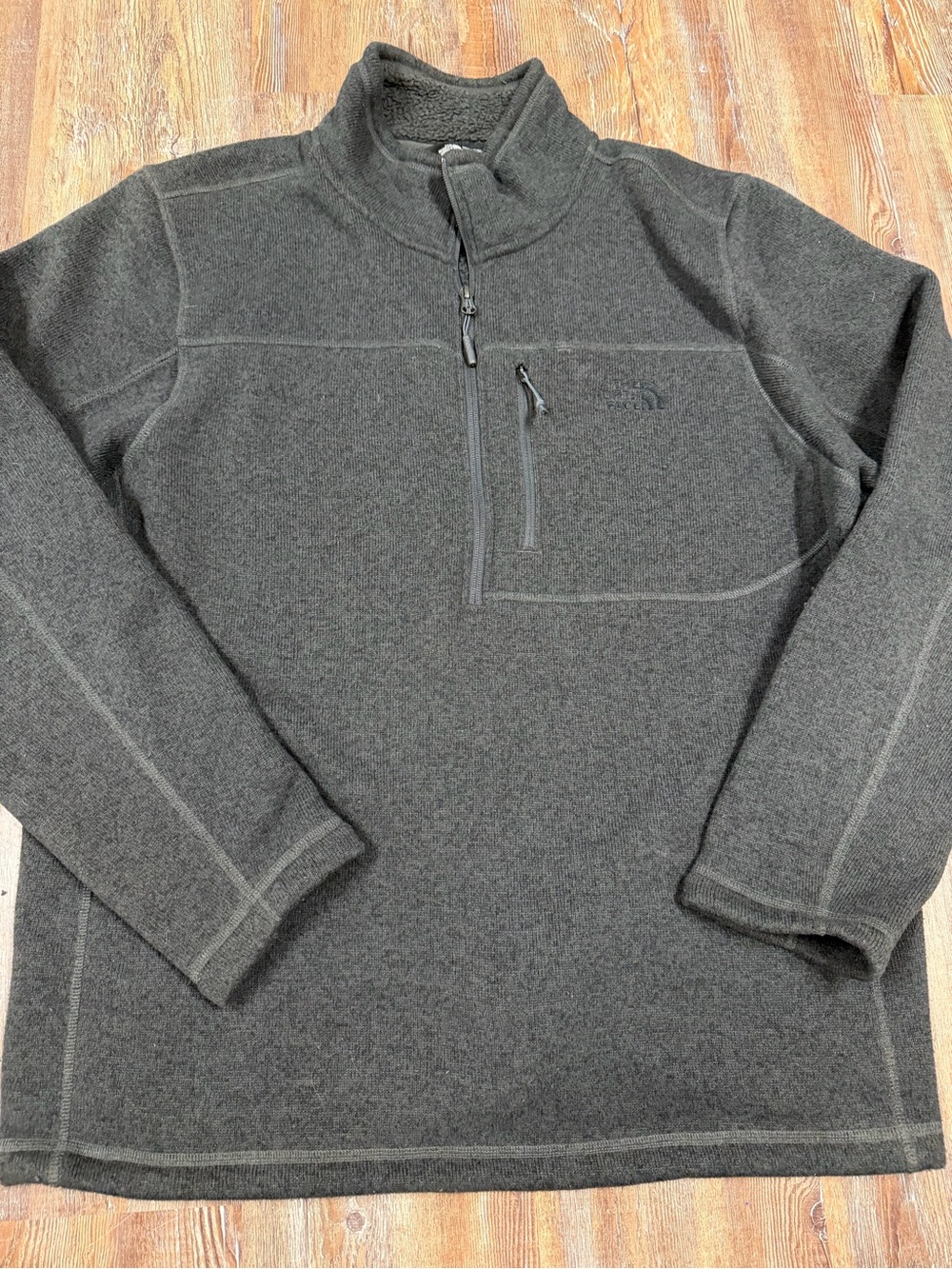 The North Face gray fleece pullover in XL